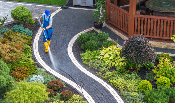 Best Deck Pressure Washing  in Hales Corners, WI